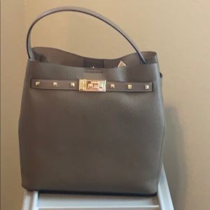 Michael Kors Addison Bucket Bag in Mushroom